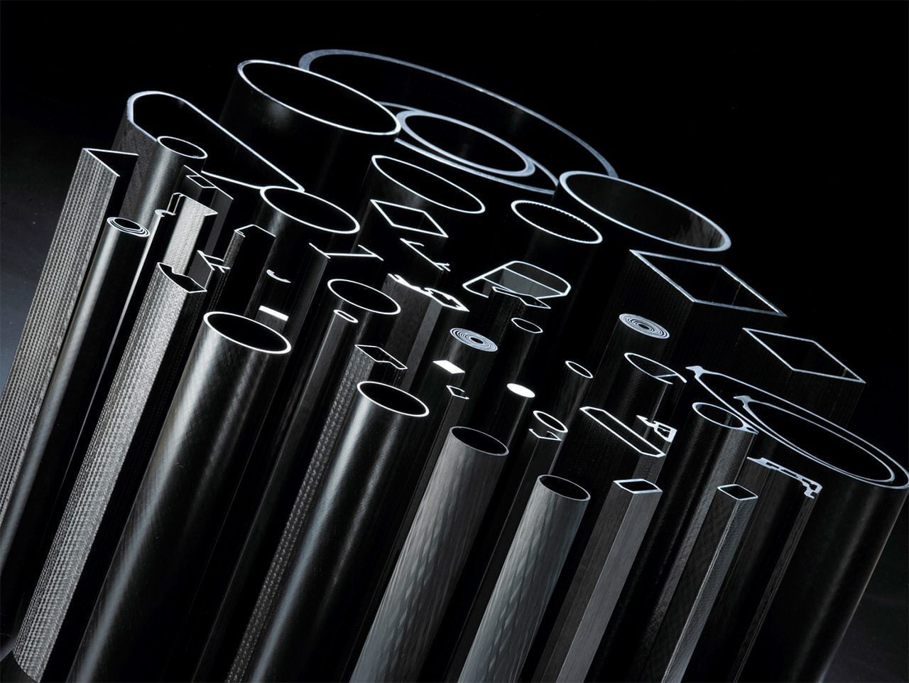 Profilés composites spéciaux pour répondre aux besoins spécifiques de nos clients.